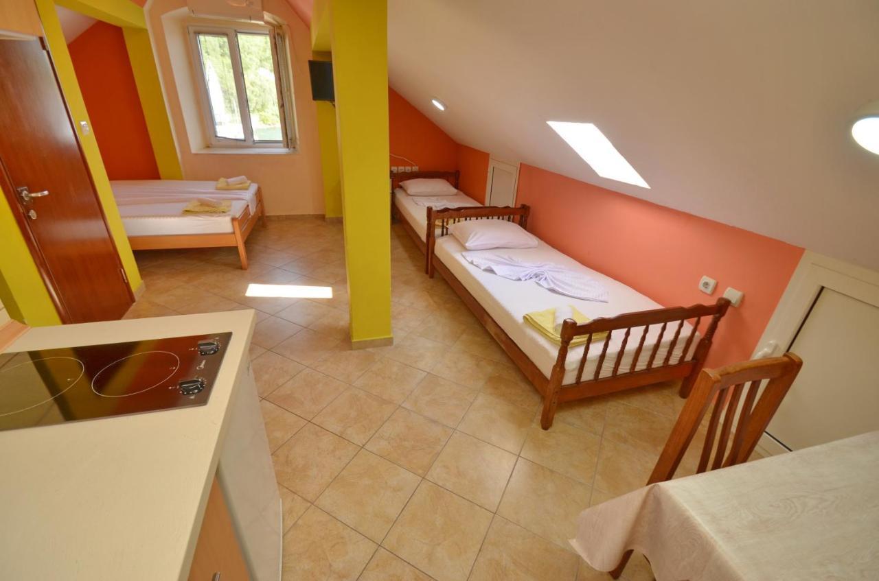 Tau Mir I Dobro Appartement Kotor Buitenkant foto