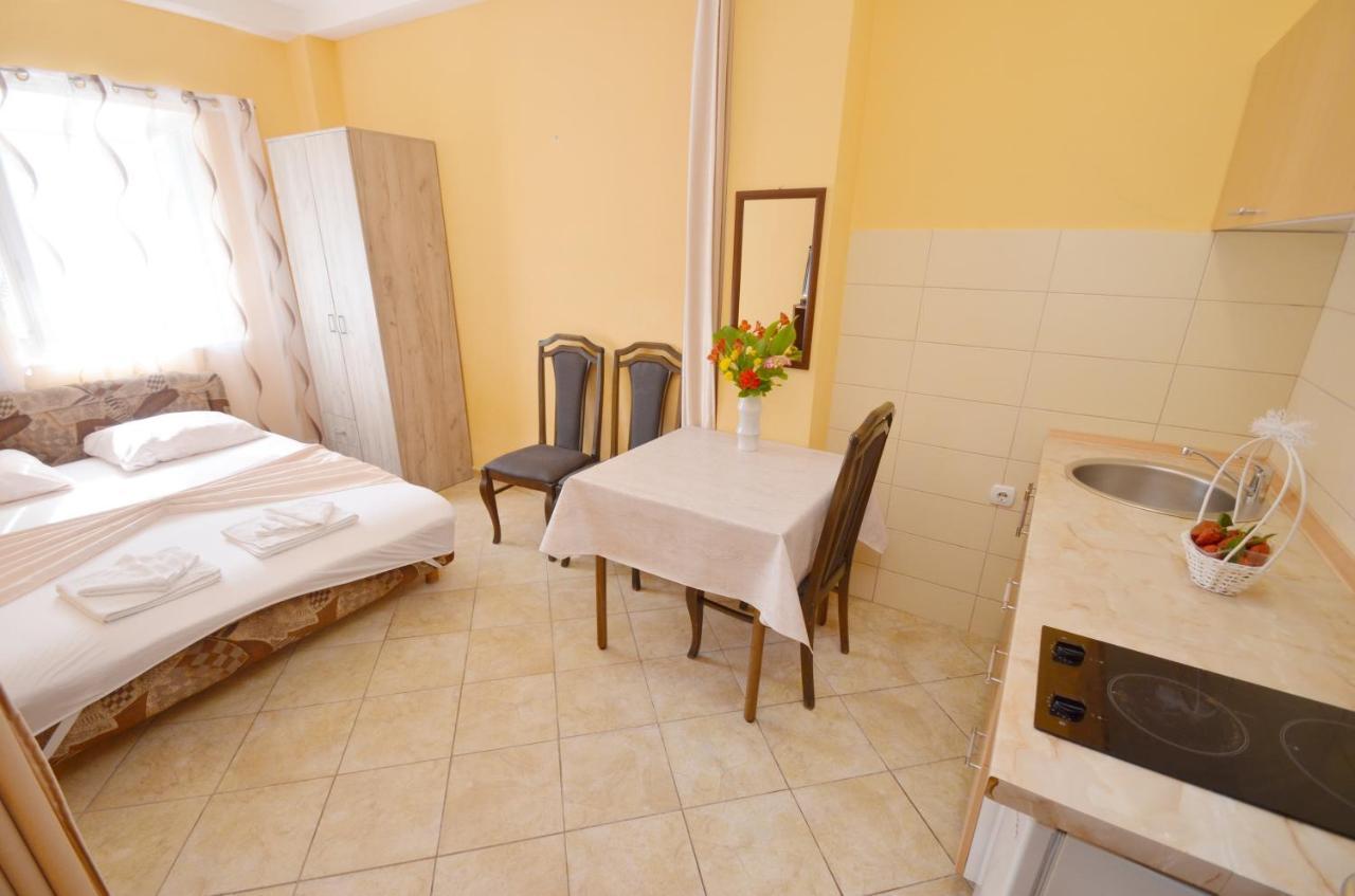Tau Mir I Dobro Appartement Kotor Buitenkant foto