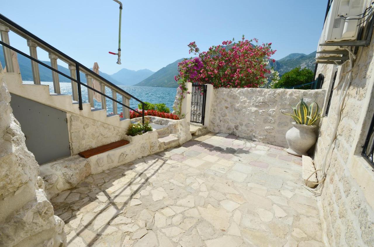 Tau Mir I Dobro Appartement Kotor Buitenkant foto